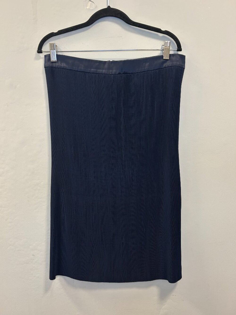 Club Monaco Plisse Navy Skirt Size US10